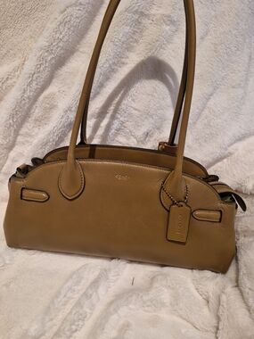 Coach EMPIRE 34 IN Tan Smooth crinkle Leather